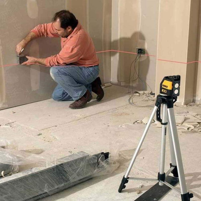 Nivel-a-Laser-de-Linha-Automatico---15-metros-DW088K---DEWALT