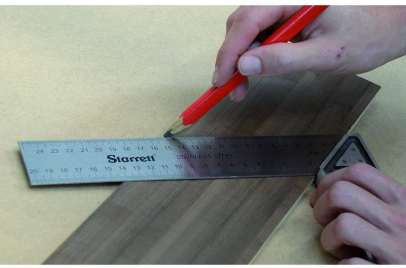 Esquadro-Carpinteiro-12--Pol.-c-cabo-de-aluminio---STARRETT